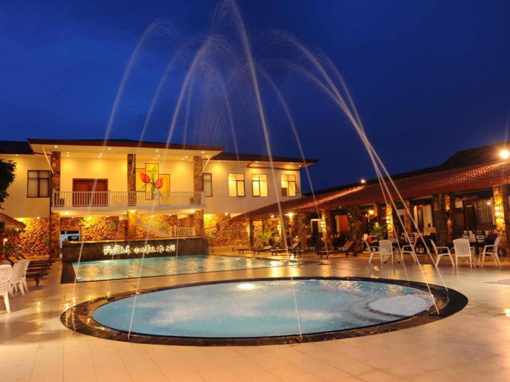 Full Moon Garden Hotel Negombo Exteriér fotografie
