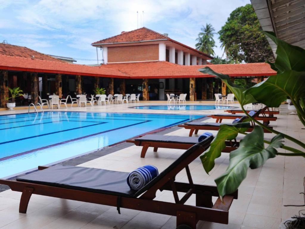 Full Moon Garden Hotel Negombo Exteriér fotografie