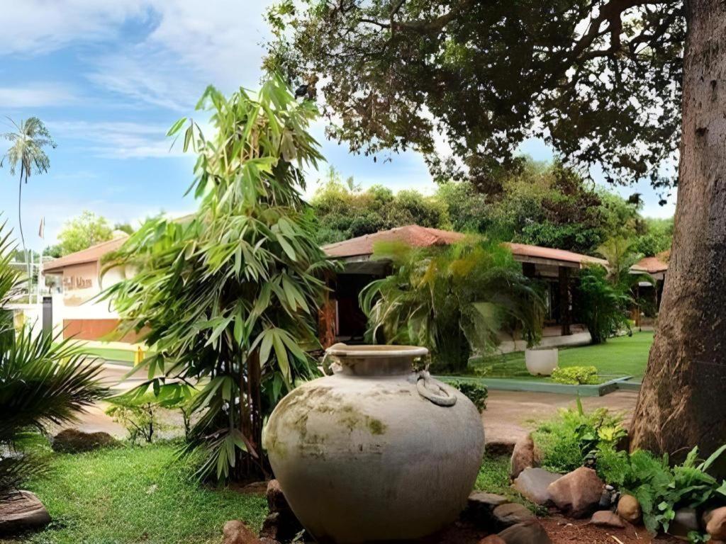 Full Moon Garden Hotel Negombo Exteriér fotografie