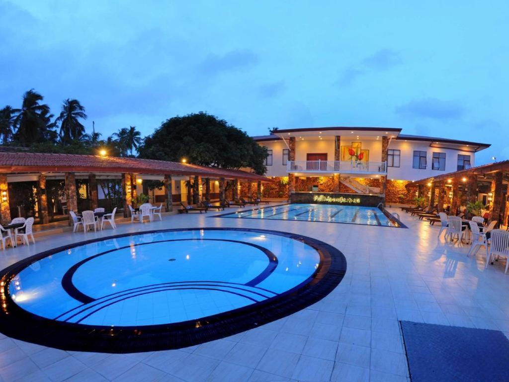 Full Moon Garden Hotel Negombo Exteriér fotografie