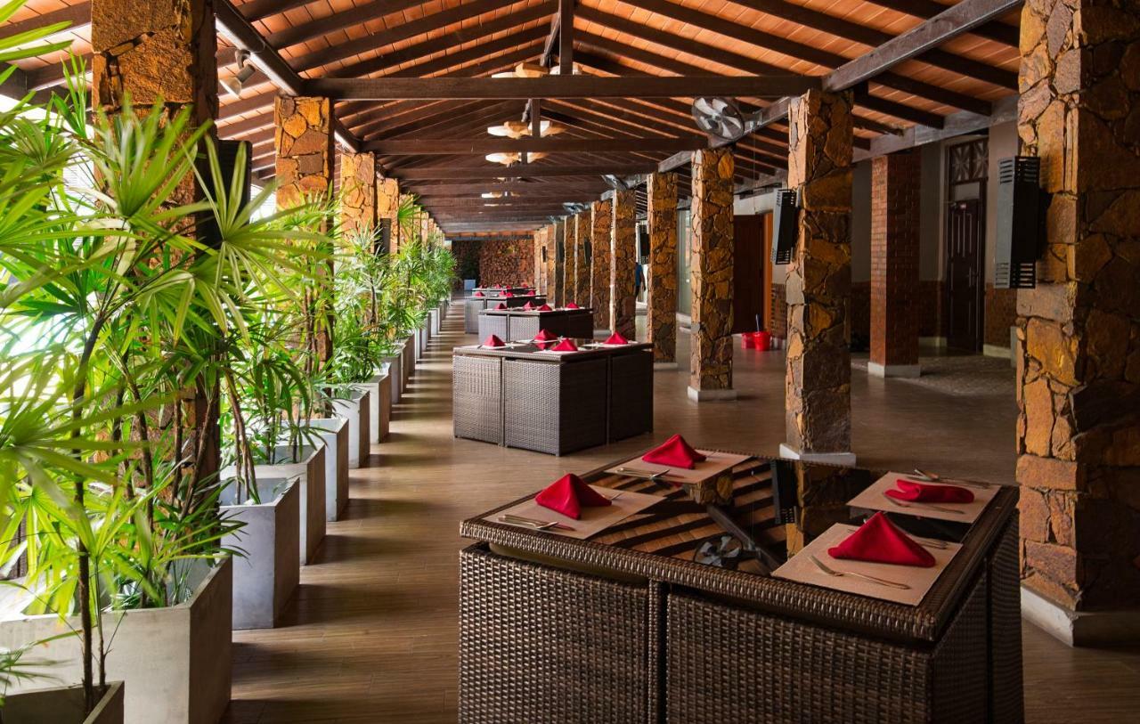 Full Moon Garden Hotel Negombo Exteriér fotografie